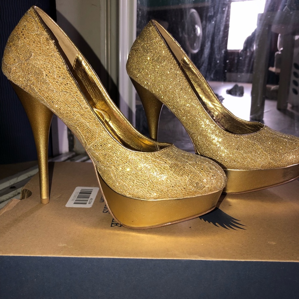 Camille La Vie gold shoes